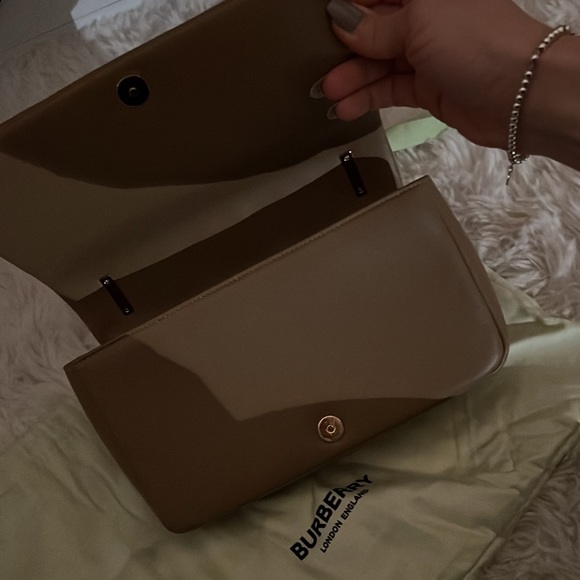 Burberry clutch bag in tan leather - Picture 2 of 4